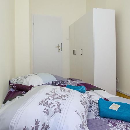 Metro Centrum Guest Rooms Варшава Экстерьер фото