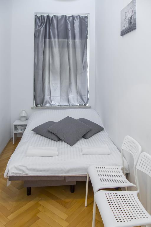 Metro Centrum Guest Rooms Варшава Экстерьер фото